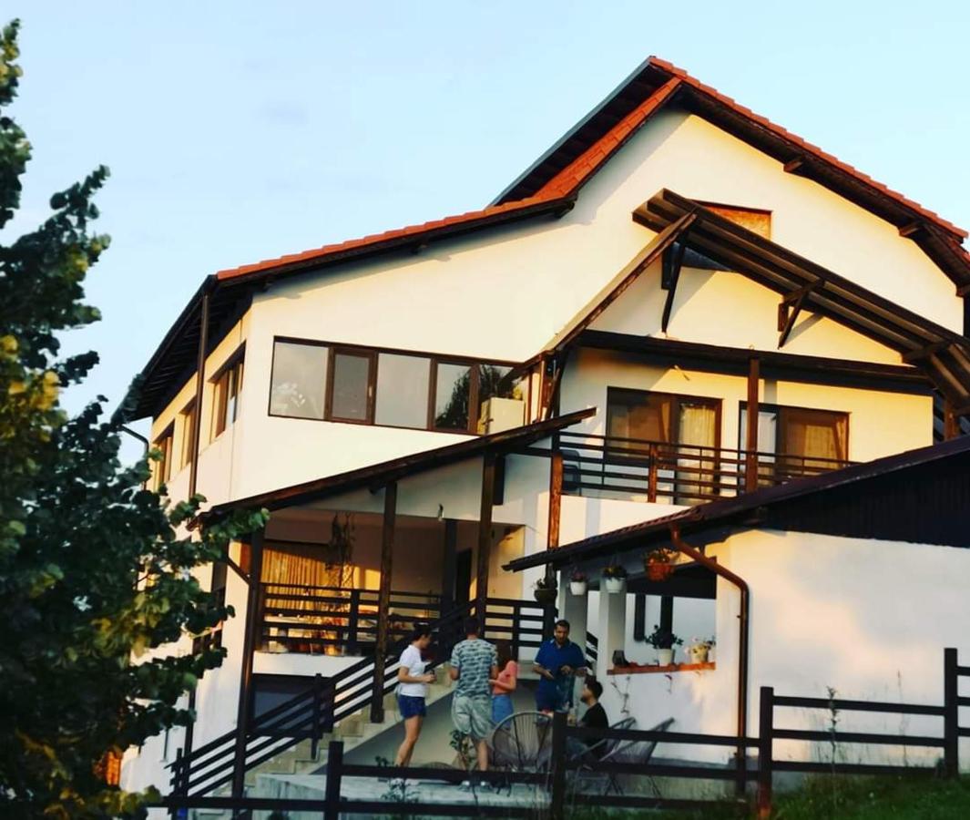 Pensiunea Gradina Ascunsa Bughea de Jos Bagian luar foto