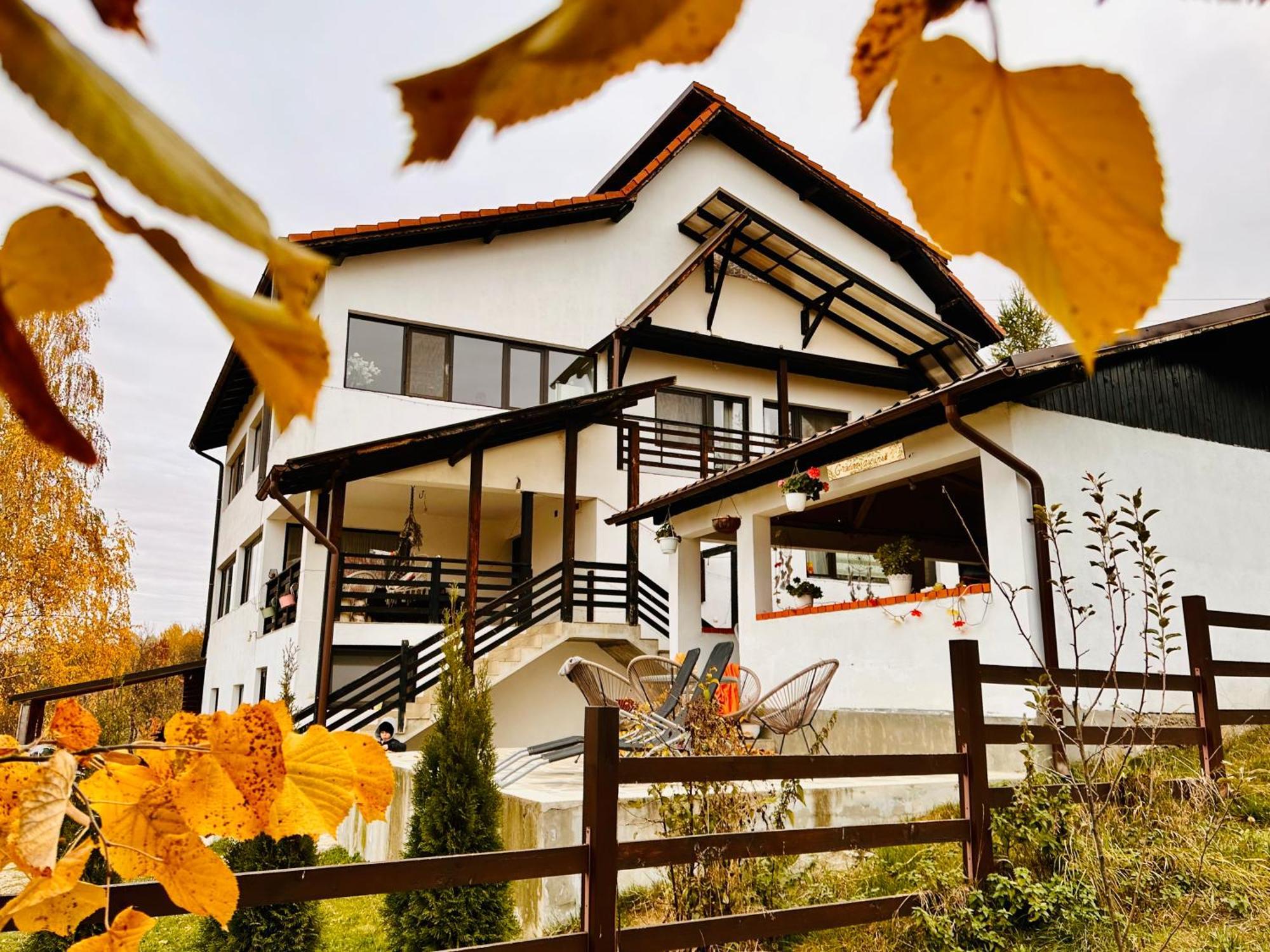 Pensiunea Gradina Ascunsa Bughea de Jos Bagian luar foto